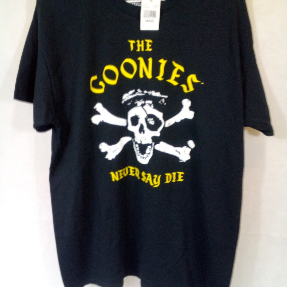 NWT Black S/S Goonies Pullover Crew Neck Shirt Tee L